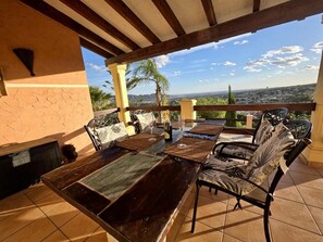 Balcony - Charming Villa With Private Garden (L'Alfas del Pi)