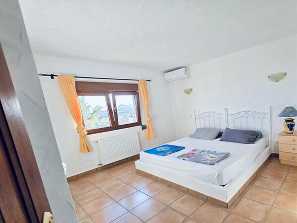 Nhà | 3 phòng ngủ, trang bị nội thất với thiết kế riêng biệt