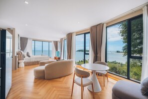 Superior Studio, Ocean View