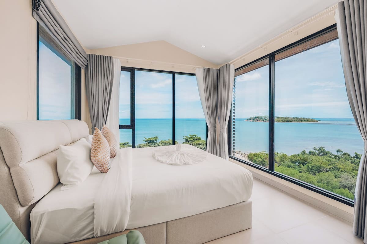 Superior Duplex, Ocean View | Free WiFi