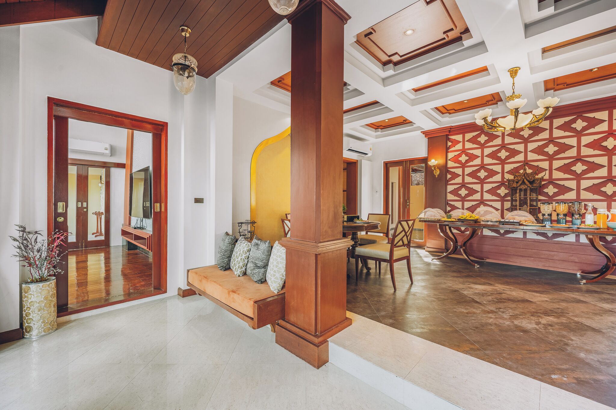 Free daily buffet breakfast