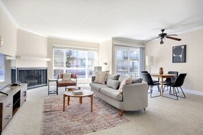 Télévision, chaîne hi-fi