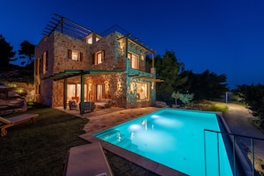 Exterior - Serene Retreat With Panoramic Views (Stari Grad)