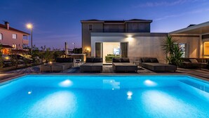 Maison | Piscine | Piscine intérieure, piscine extérieure