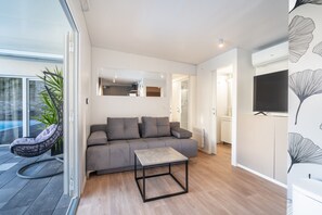House | Living room - Villa in Pakostane With Private Pool (Pakostane)