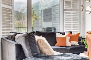 TV, fireplace - Stunning Modern 2BR Unit in Downtown Canmore! (Canmore)
