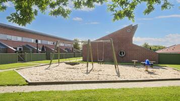 Comfort House, 2 Bedrooms | Children's area