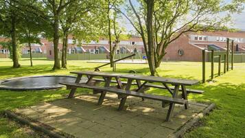 Classic House, 2 Bedrooms | Outdoor dining