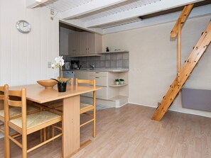 Classic House, 2 Bedrooms | Interior - 4 Person Holiday Home on a Holiday Park in Hemmet (Hemmet)