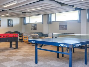 Appartement classique, 2 chambres | Salle de jeux