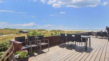 Deluxe Apartment, 2 Bedrooms | Outdoor dining