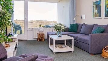 Deluxe Apartment, 2 Bedrooms | Interior