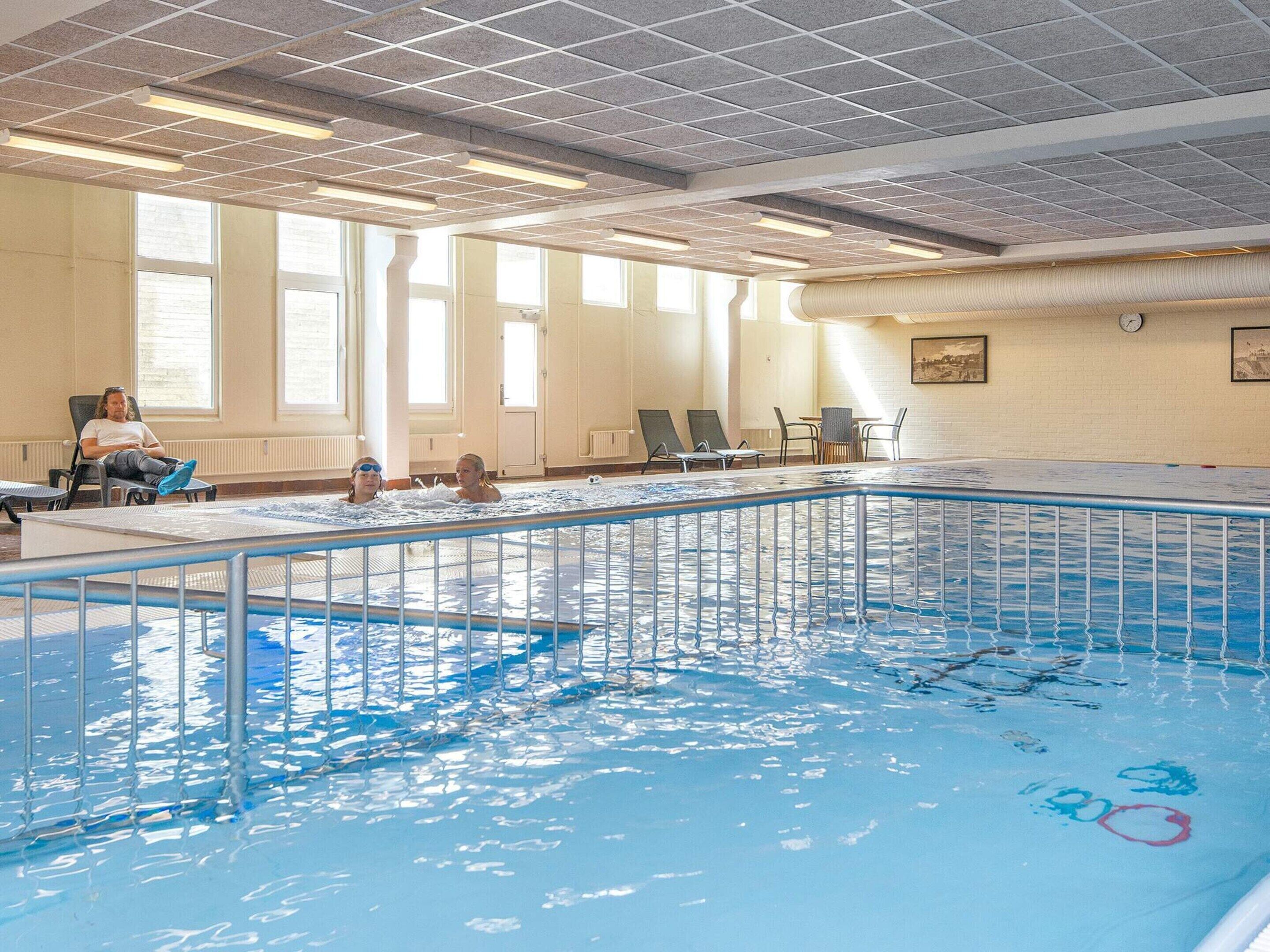 Elite-Apartment, 2 Schlafzimmer | Pool | Innenpool, Außenpool