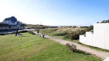 Deluxe Apartment, 2 Bedrooms | Interior