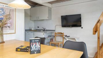 Deluxe House, 2 Bedrooms | Interior