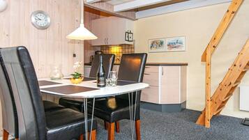 Deluxe House, 2 Bedrooms | Interior