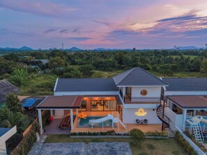 Pool - Pool&Play - Modern Private Pool Villa in Pattaya (Muang Pattaya)