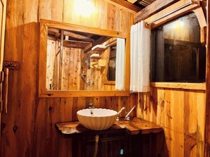 Deluxe Double Room, Beach View | Free WiFi