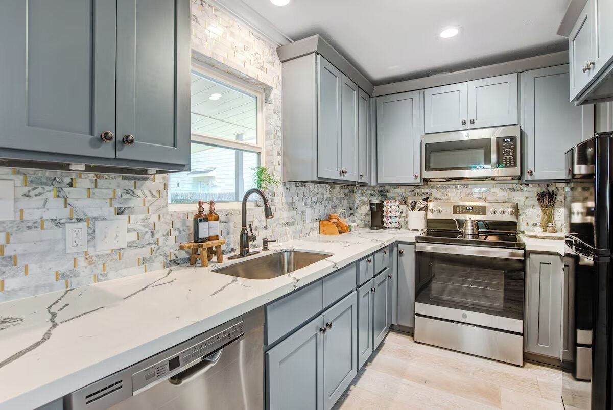 Mikrowelle, Ofen, Herdplatte, Geschirrspüler