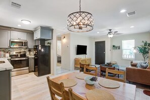 Interior - Heights Bungalow-Pet Friendly 6 miles to Downtown (Houston)