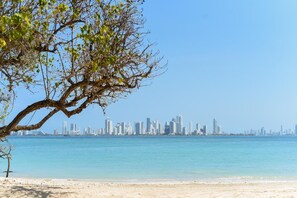 Beach - DOUBLE ROOM # 11 - Mira Mira Beach Hotel (cartagena)