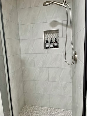 Towels, soap, shampoo, toilet paper