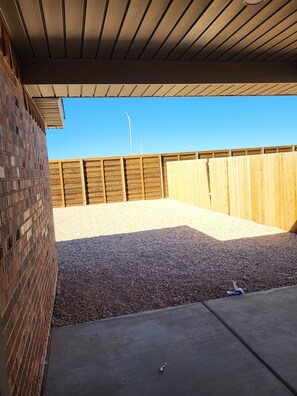 Property grounds - A well furnished charming brand new 3- bedroom house well centered in Odessa (Odessa)