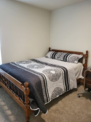 Coffres-forts dans les chambres, fer et planche à repasser