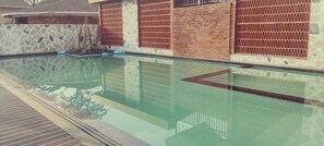 Innenpool, Außenpool, Cabañas (kostenlos), Sonnenschirme