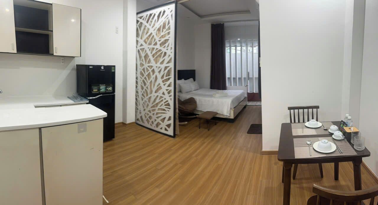 Basic-studiolejlighed | Arbejdsområde til bærbare computere, gratis Wi-Fi