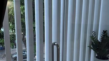 Comfort Studio Suite, City View | Terrace/patio