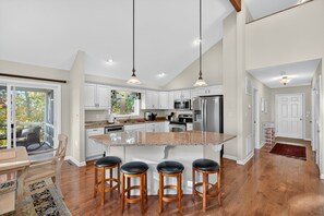 Fridge, microwave, oven, stovetop - Mountain retreat w/deck, game room & dog-friendly (Hedgesville)
