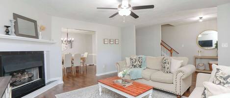 Télévision, cheminée