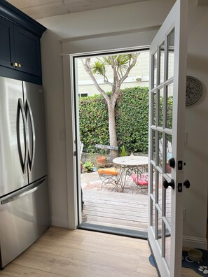 Interior - Tranquil 2-bedroom House & 1-bed Studio with AC in Pacific Grove (Pacific Grove)