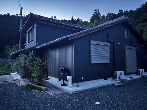 Three Field A single house for rent in Tanba Sasayama with a large garden, a completely private space, and an inn where you can stay as if you were living in the house.