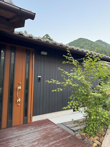 Three Field A single house for rent in Tanba Sasayama with a large garden, a completely private space, and an inn where you can stay as if you were living in the house.