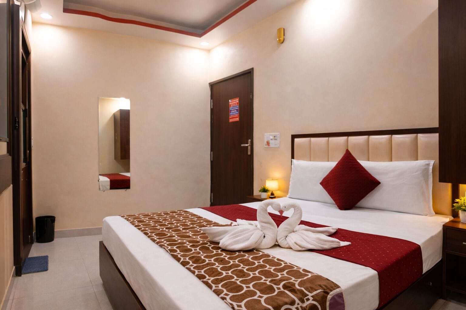 Deluxe Room | Desk, free WiFi