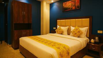 Deluxe Room | Desk, free WiFi