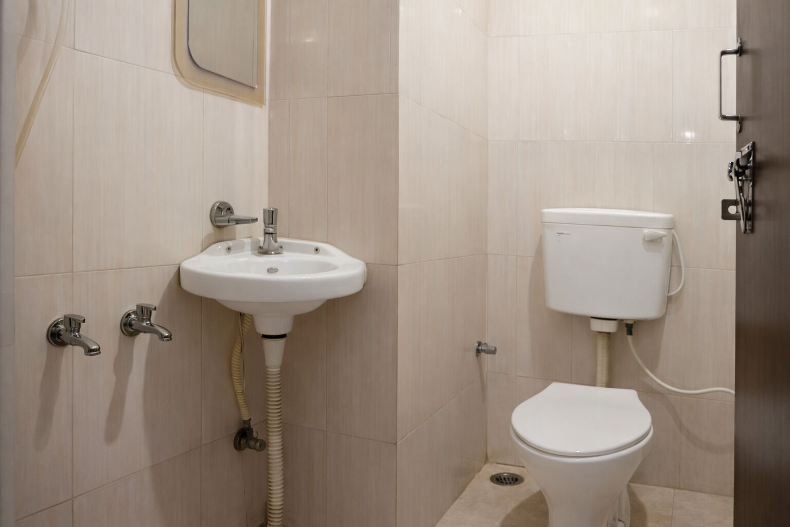 Luxury Room | Bathroom | Toilet paper