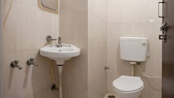 Luxury Room | Bathroom | Toilet paper