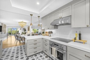 Fridge, microwave, oven, stovetop - Stunning and Stylish Condo in Del Mar Woods (Del Mar)