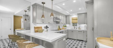 ثلاجة، ميكروويف، فرن، موقد طهي مسطح