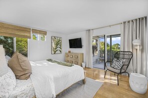 Iron/ironing board, travel cot, WiFi, bed sheets - Stunning and Stylish Condo in Del Mar Woods (Del Mar)