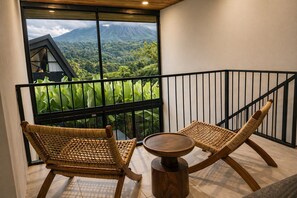 Interior - Retreat with Jacuzzi, Home Theater, Volcano View, and King Bed (La Fortuna)