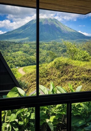 Interior - Retreat with Jacuzzi, Home Theater, Volcano View, and King Bed (La Fortuna)