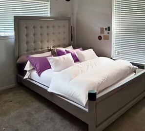 4 bedrooms, iron/ironing board, WiFi, bed sheets