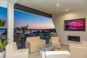 House | Living room | Fireplace - Villa With Infinity Pool in Maslenica (Jasenice)