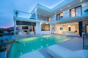 Exterior - Villa With Infinity Pool in Maslenica (Jasenice)