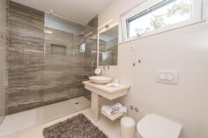 House | Bathroom - Villa With Infinity Pool in Maslenica (Jasenice)