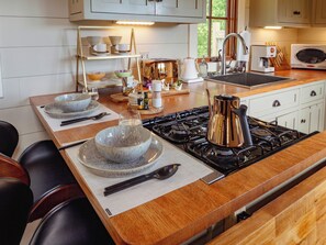 電子レンジ、オーブン、コンロ、食器洗い機